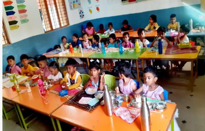 SNACKS BREAK FOR LKG CHILDRENS